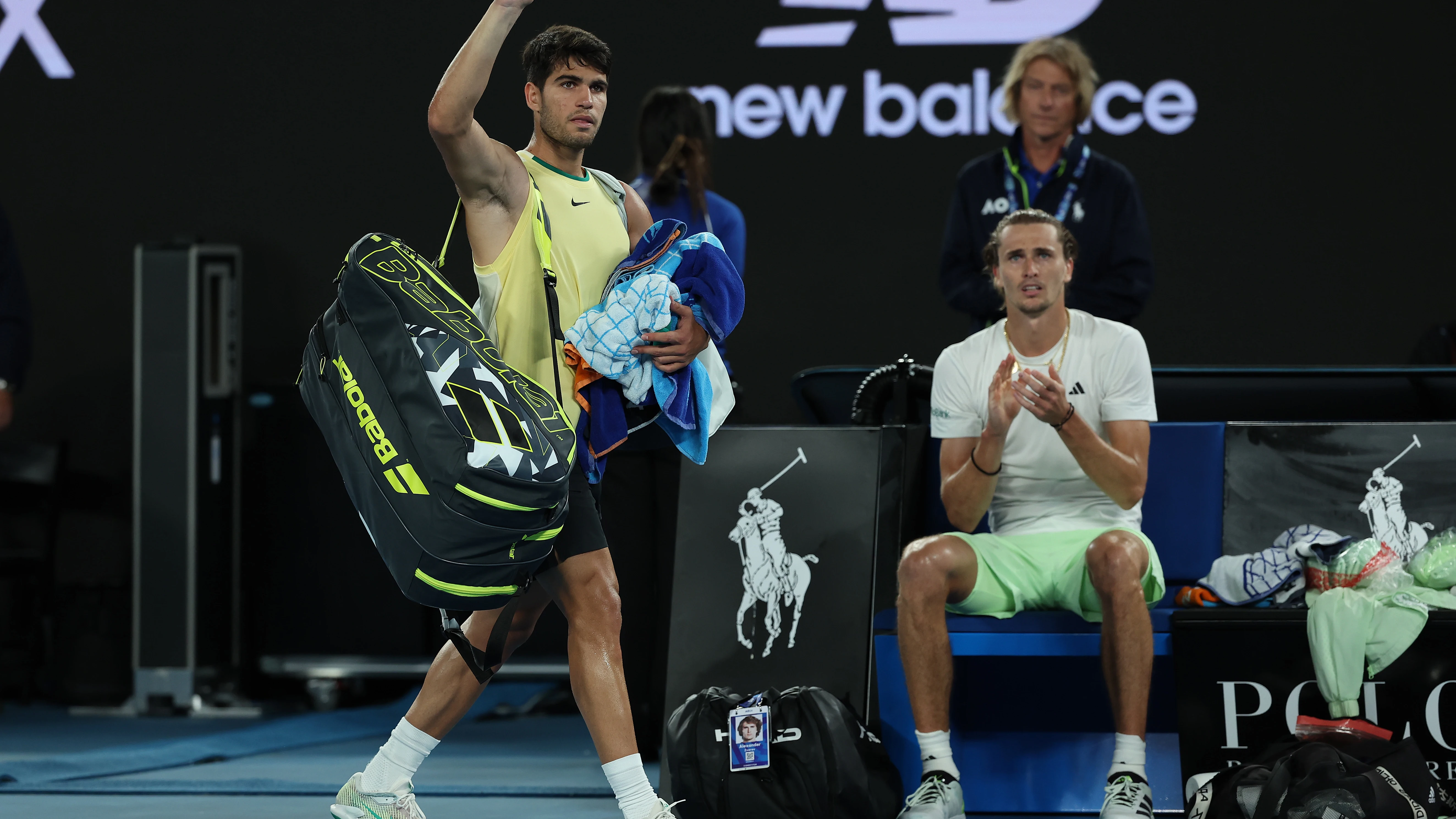 Alcaraz se despide tras su derrota en Melbourne Alcaraz se despide tras su derrota en Melbourne