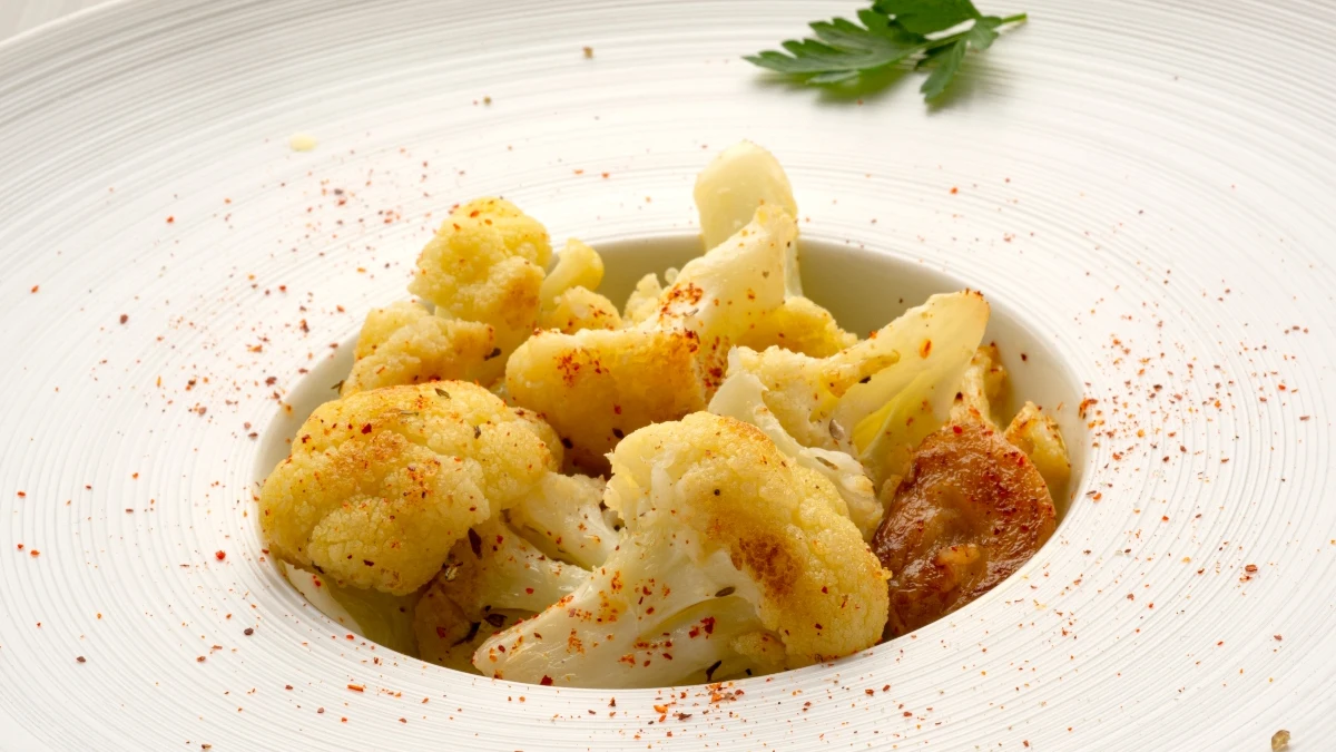 Una receta sencilla y fácil para los amantes de esta hortaliza: coliflor braseada con tomillo y romero Una receta sencilla y fácil para los amantes de esta hortaliza: coliflor braseada con tomillo y romero