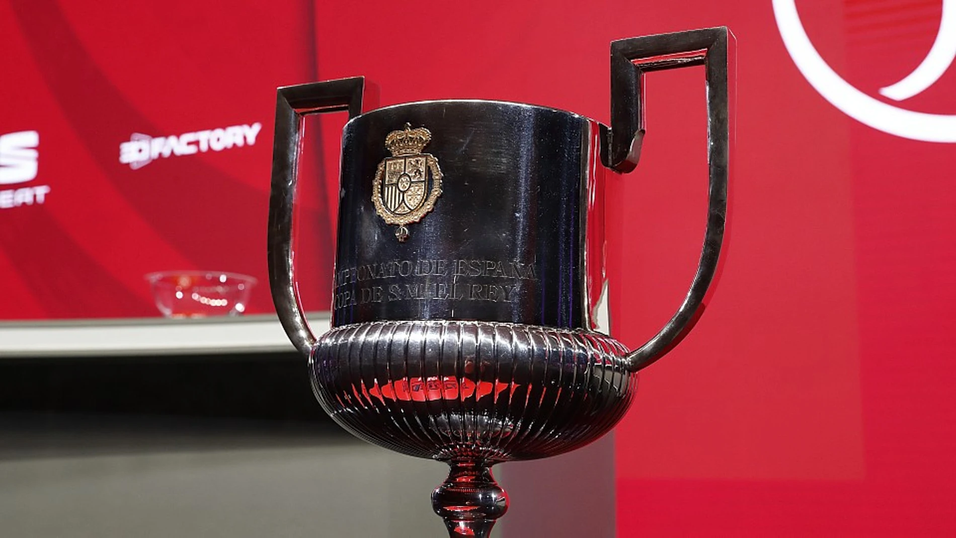 El trofeo de la Copa de Su Majestad el Rey