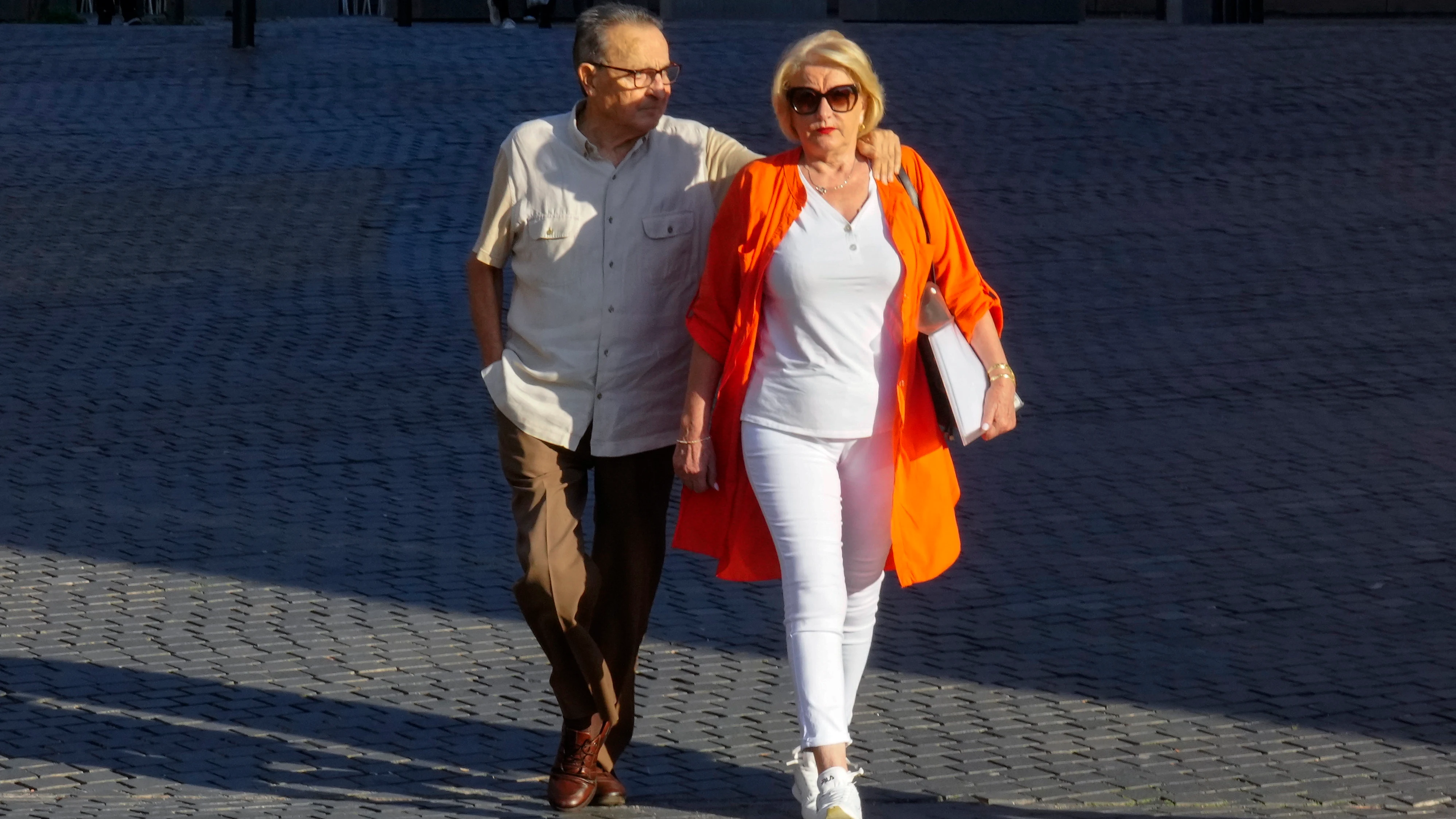 Enríquez Negreira, acompañado de su esposa a su llegada al Instituto de Medicina Legal de Cataluña en octubre de 2023 Enríquez Negreira, acompañado de su esposa a su llegada al Instituto de Medicina Legal de Cataluña en octubre de 2023