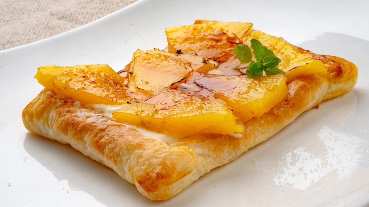 Tarta de pi&ntilde;a caramelizada, de Argui&ntilde;ano: "Un postre sencillo para llamar la atenci&oacute;n"
