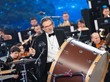 Pepe Navarro lía el pitote junto a la FSO tocando Guillermo Tell Pepe Navarro lía el pitote junto a la FSO tocando Guillermo Tell