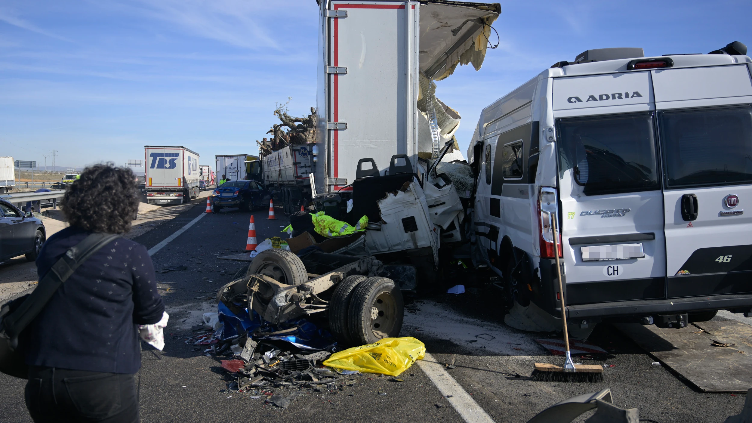 Imágenes del accidente de este jueves a la altura de Santa Cruz de Mudela (Ciudad Real) Imágenes del accidente de este jueves a la altura de Santa Cruz de Mudela (Ciudad Real)