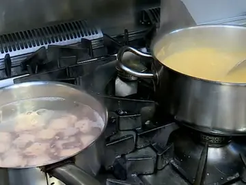 Dos platos de la cocina española Dos platos de la cocina española