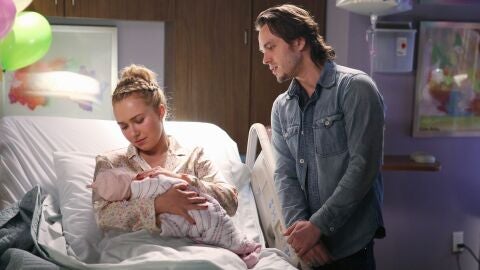 Hayden Panettiere y Jonathan Jackson en Nashville