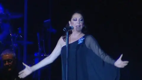 Isabel Pantoja crea una empresa en Canarias, una nueva estrategia para hacer frente a sus deudas Isabel Pantoja crea una empresa en Canarias, una nueva estrategia para hacer frente a sus deudas