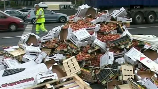 Productos españoles tirados en la carretera Productos españoles tirados en la carretera