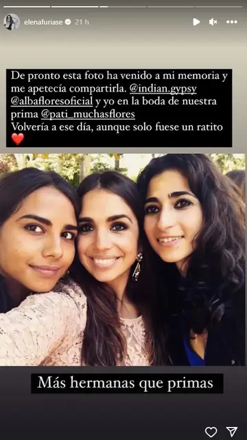 Elena Furiase junto a sus primas Alba Flores y Lola Orellana Elena Furiase junto a sus primas Alba Flores y Lola Orellana