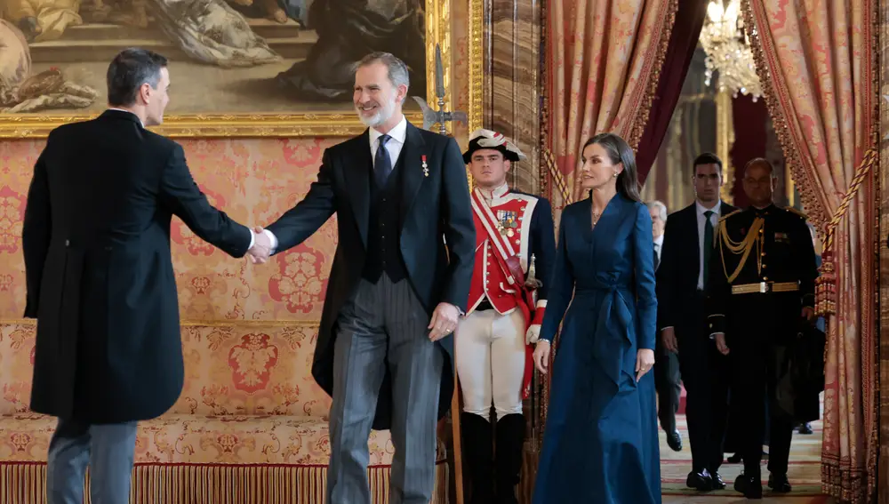 Los Reyes reciben en el Palacio Real