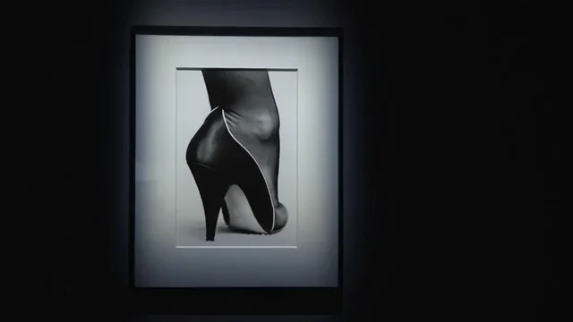As&iacute; es la exposici&oacute;n de Helmut Newton, el fot&oacute;grafo que vivi&oacute; entre la realidad y la ficci&oacute;n