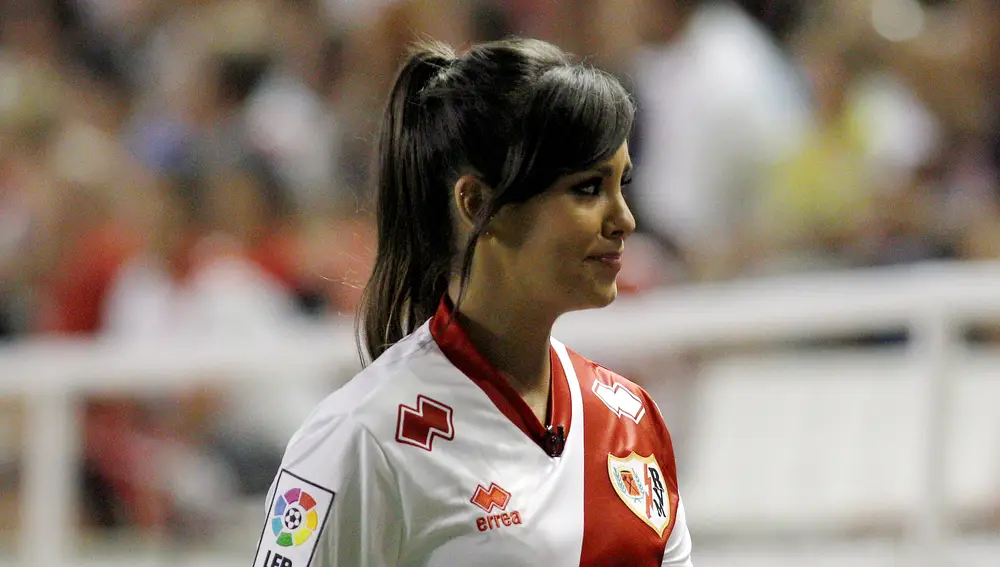 Cristina Pedroche con la camiseta del Rayo Vallecano