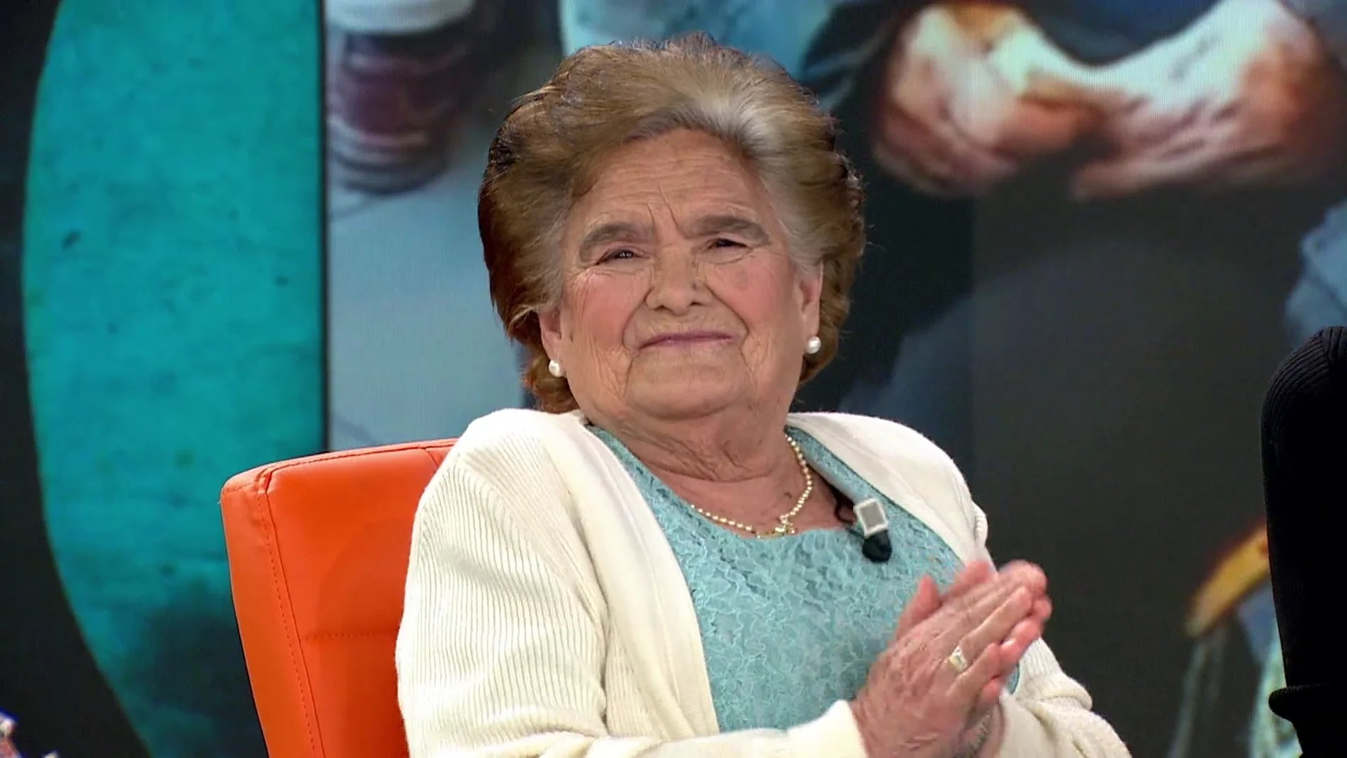 Milagros, la mujer que ha emocionado a España con su sonrisa a pesar de estar sola y arruinada a los 87 años