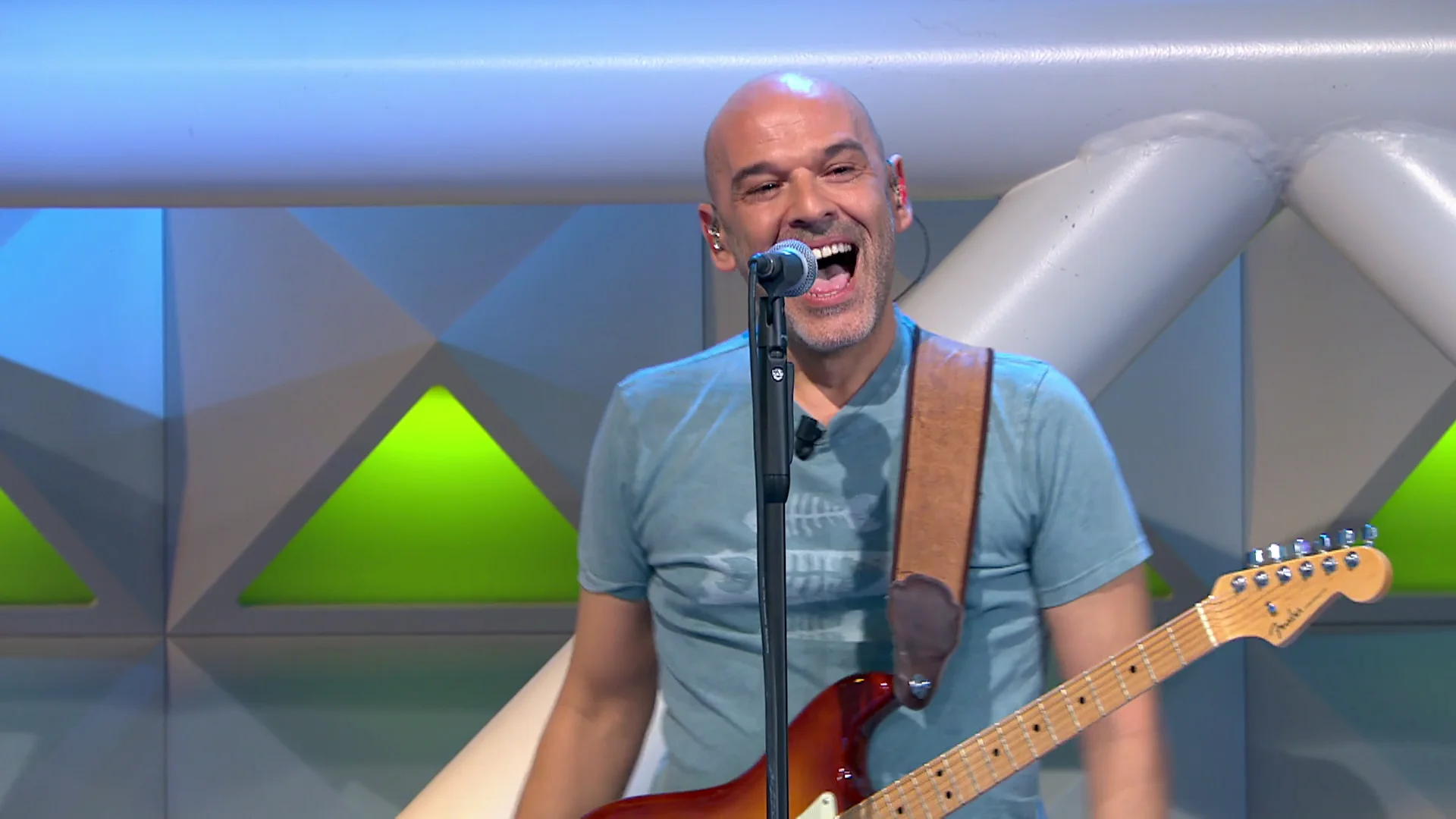 &iexcl;Alucinante! As&iacute; ha sido el debut del nuevo cantante de La ruleta de la suerte