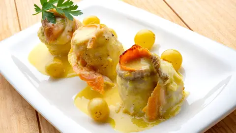 Arguiñano: popietas de gallo y salmón ahumado al txakoli, una receta para celebrar Arguiñano: popietas de gallo y salmón ahumado al txakoli, una receta para celebrar