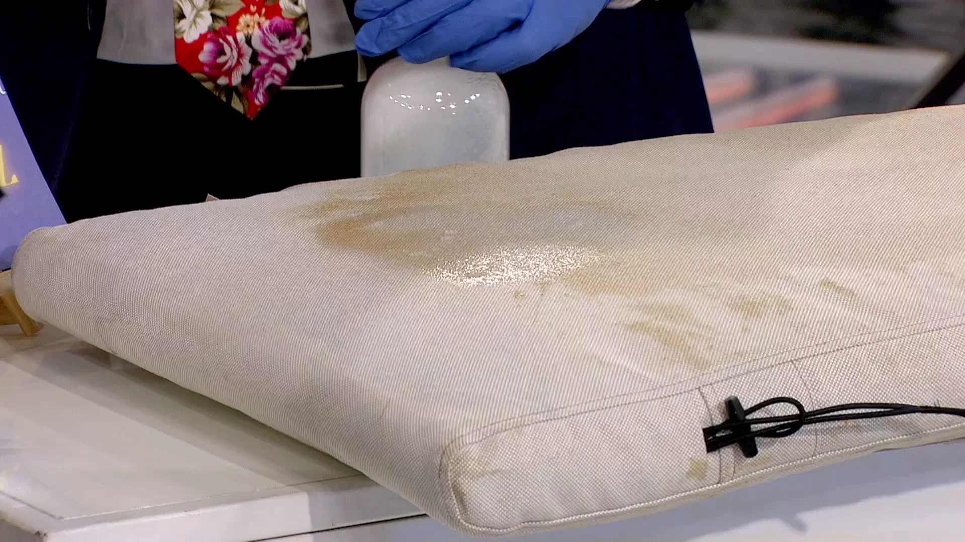 La fórmula mágica de 'La Ordenatriz' para quitar las manchas de todo lo que no se lava en la lavadora La fórmula mágica de 'La Ordenatriz' para quitar las manchas de todo lo que no se lava en la lavadora