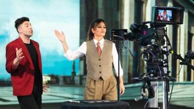Mónica Cruz brilla con la coreografía en 4D de Cantando bajo la lluvia