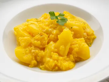 Plato único de Arguiñano: guiso de patatas, bacalao y arroz Plato único de Arguiñano: guiso de patatas, bacalao y arroz