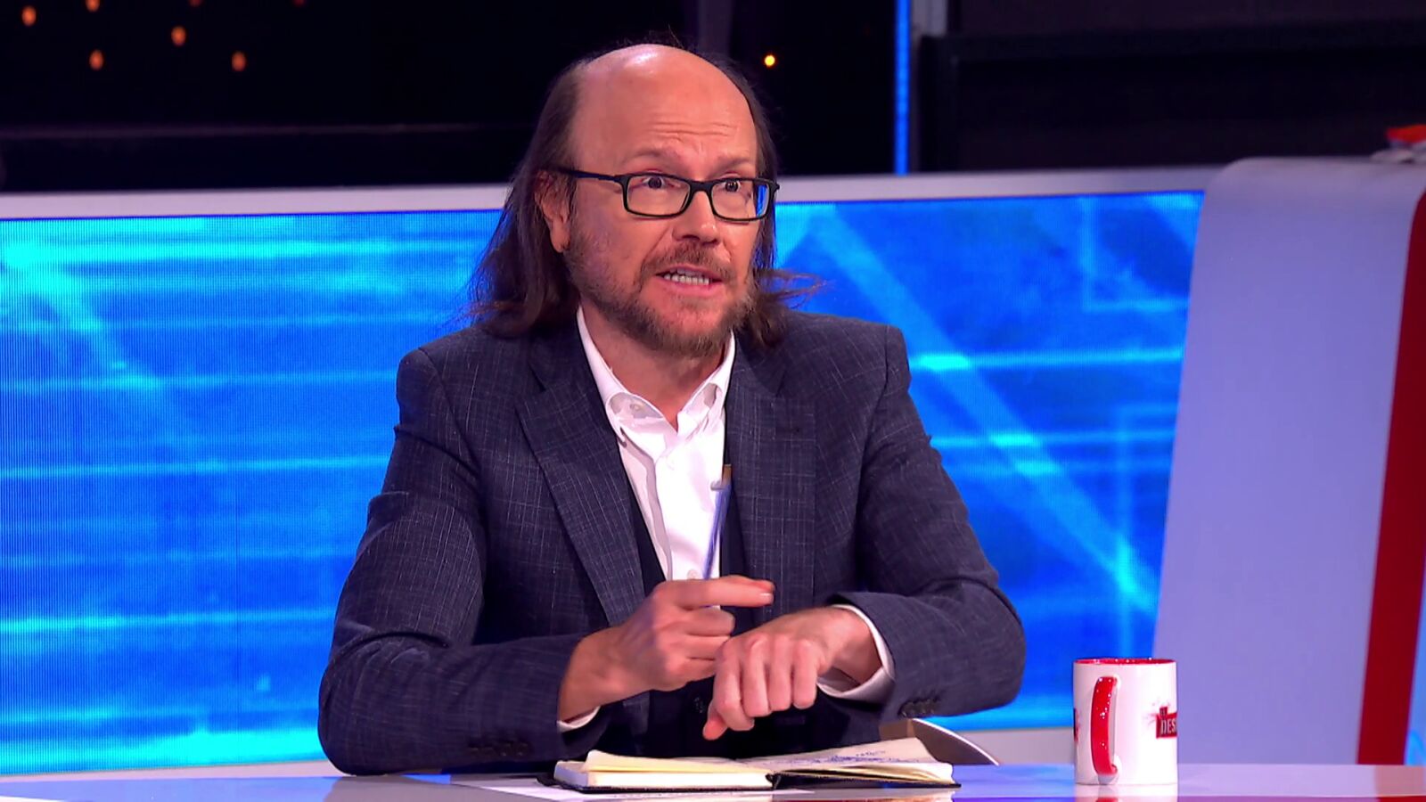 El zasca de Santiago Segura a Marta Díaz: “Si no llegas a saber el tiempo de Mar habríamos estado aquí hasta las tantas”