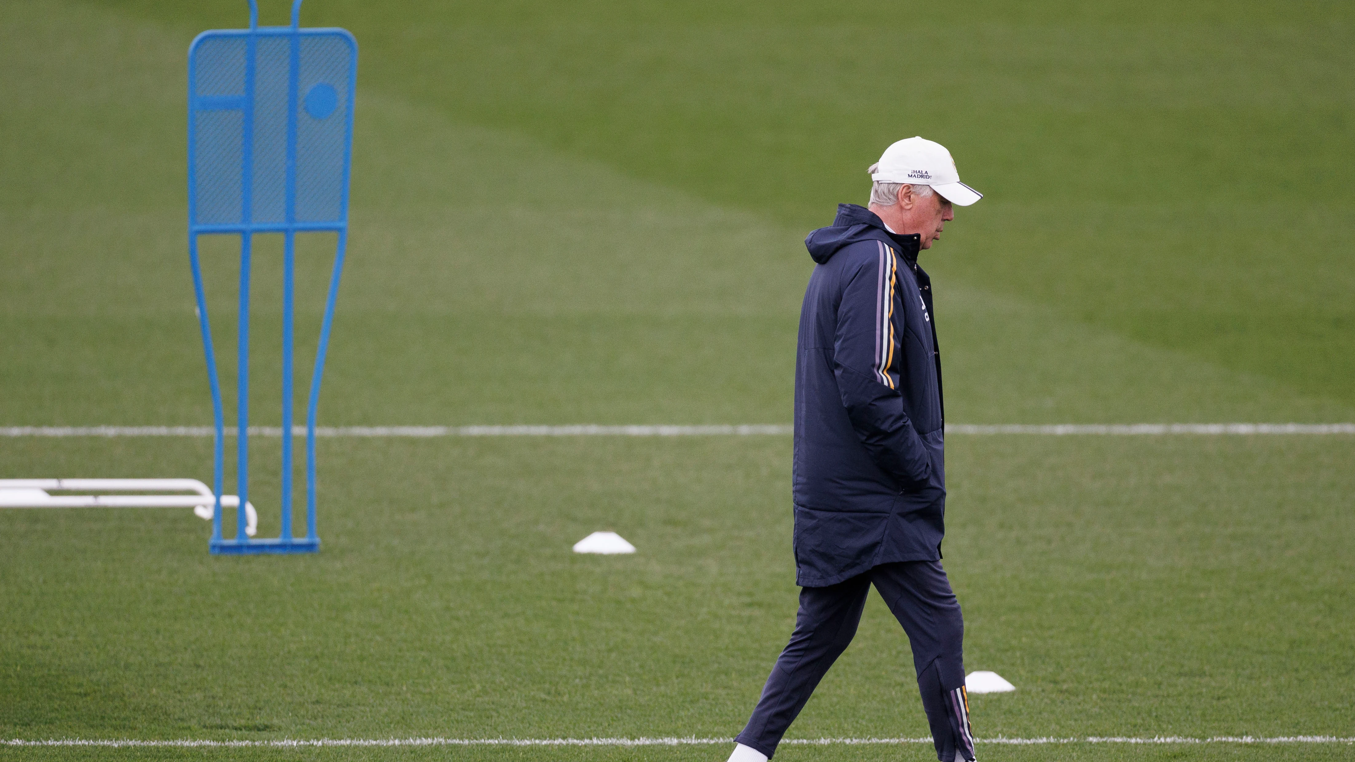 Carlo Ancelotti durante un entrenamiento del Real Madrid Carlo Ancelotti durante un entrenamiento del Real Madrid
