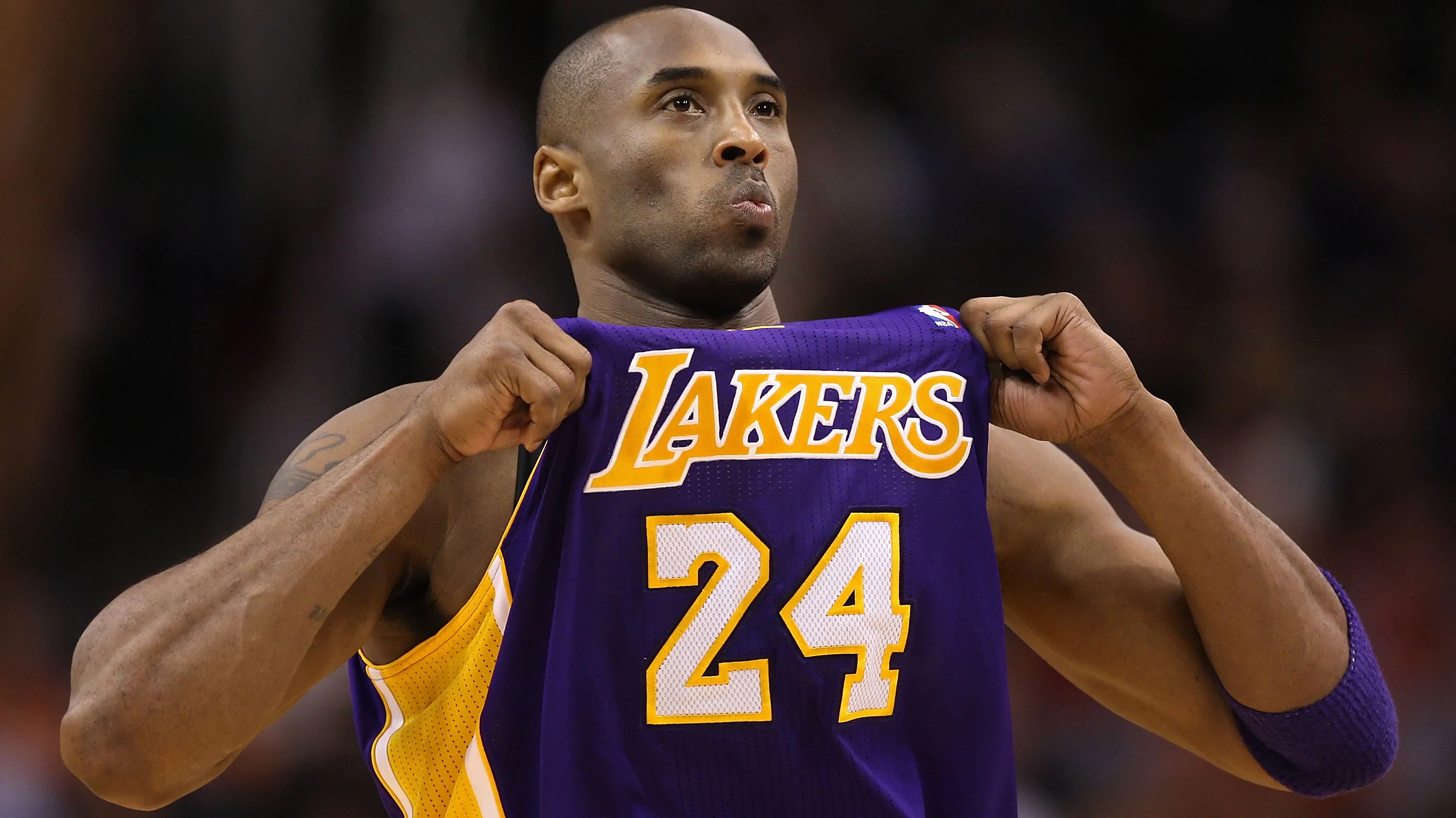 Kobe Bryant en un partido con los Lakers en 2012 Kobe Bryant en un partido con los Lakers en 2012