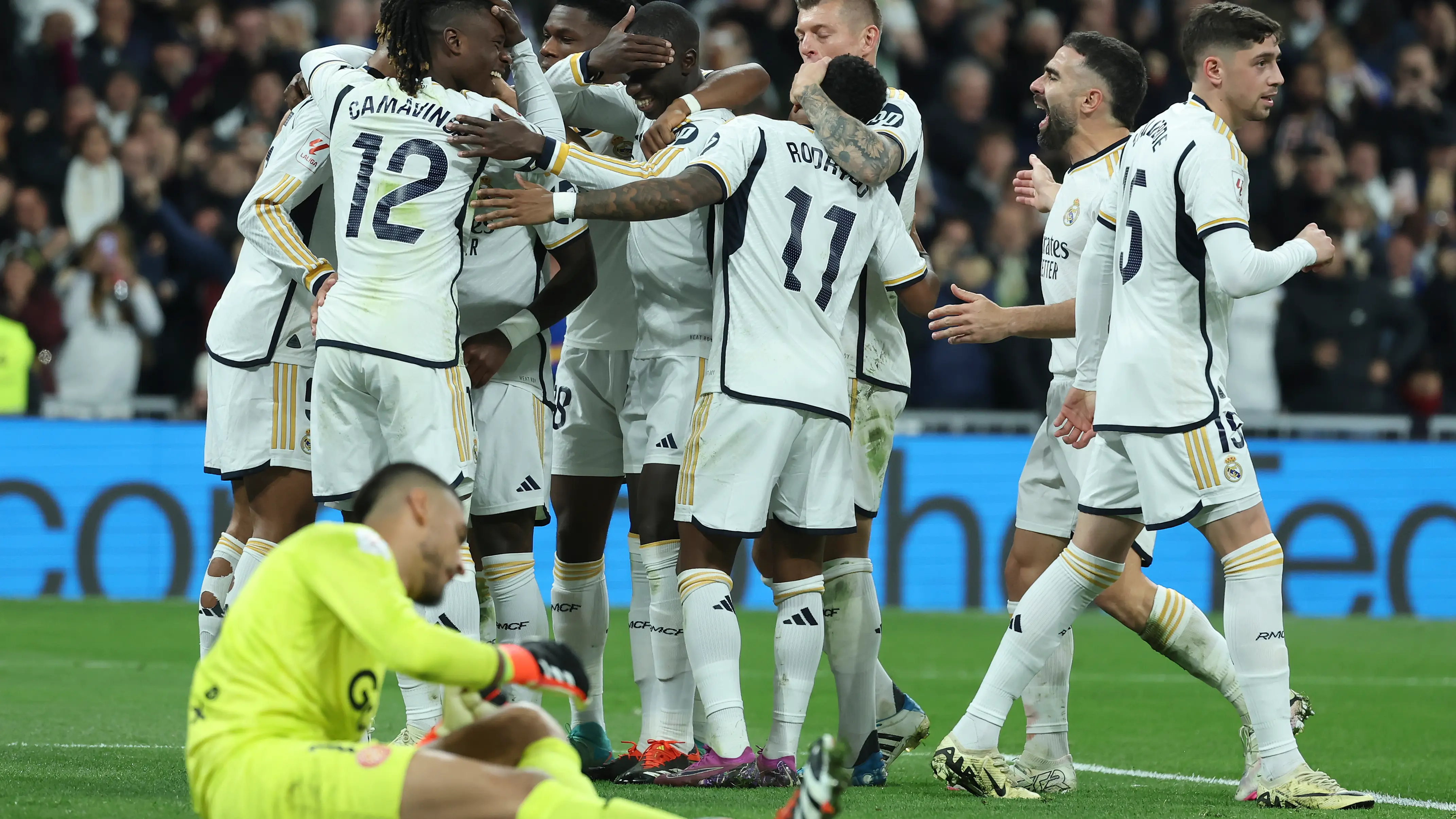 Los jugadores del Real Madrid celebran uno de los cuatro goles anotados ante el Girona Los jugadores del Real Madrid celebran uno de los cuatro goles anotados ante el Girona