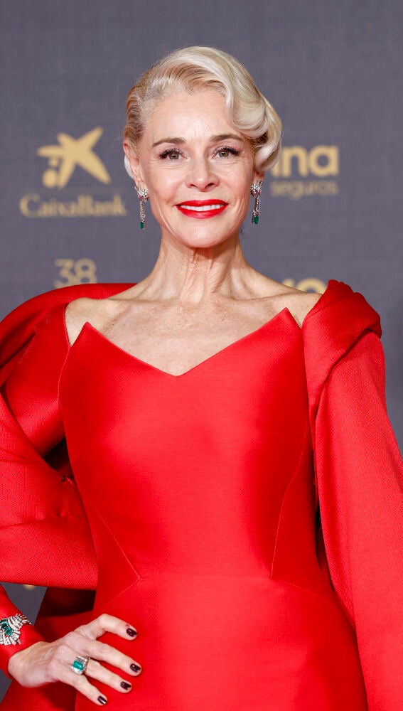 Belén Rueda impacta con un vestido made in Spain inspirado en el ...