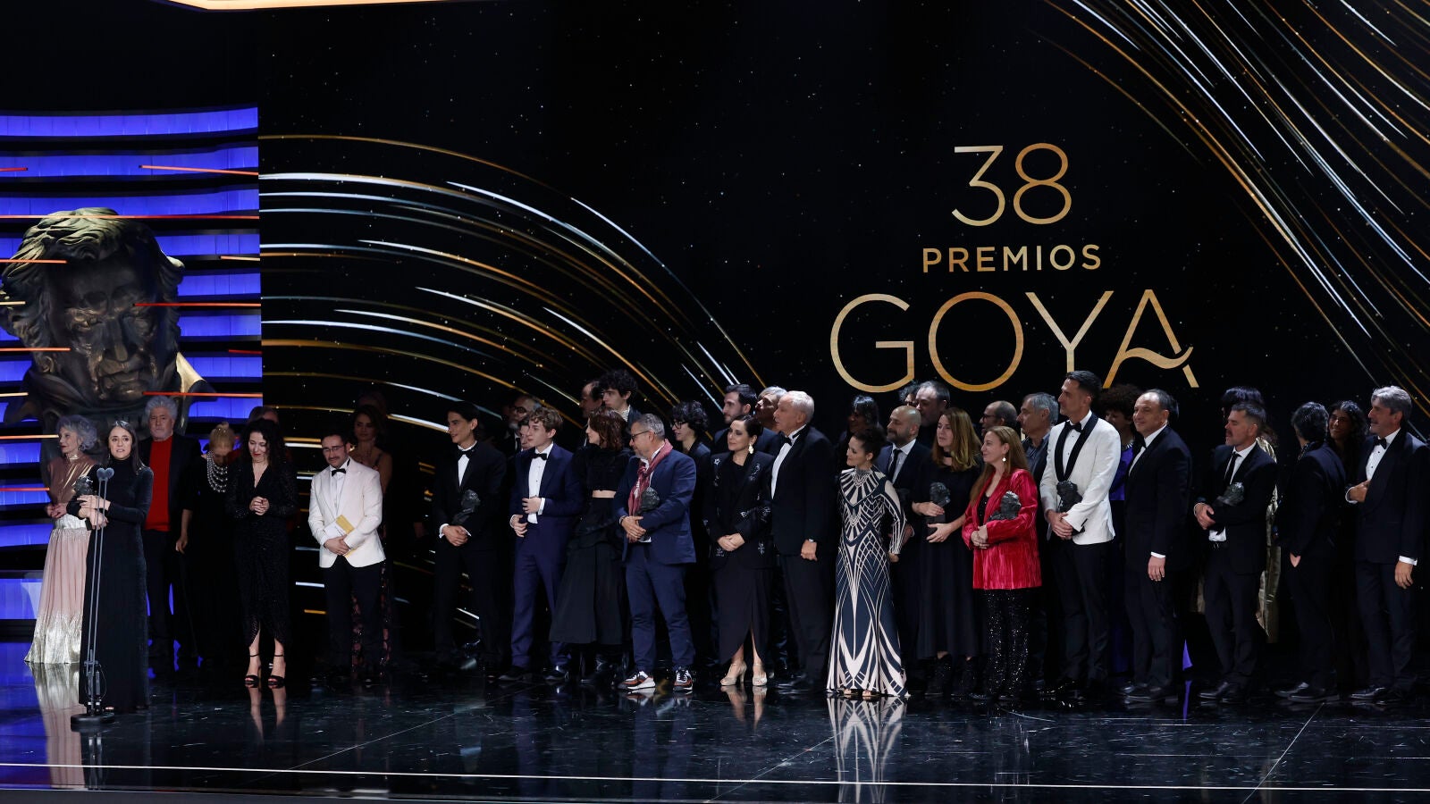'La sociedad de la nieve' de Bayona triunfa en los Goya 2024 con 12 premios