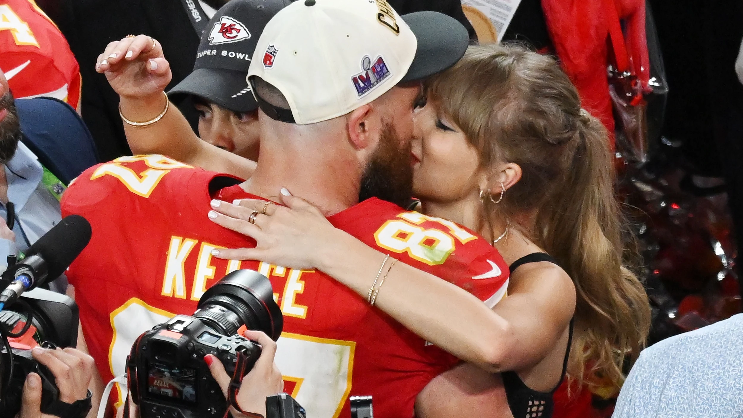 Travis Kelce y Taylor Swift en la Super Bowl Travis Kelce y Taylor Swift en la Super Bowl