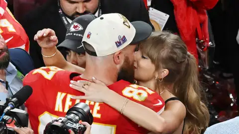 Taylor Swift y Travis Kelce en la Super Bowl