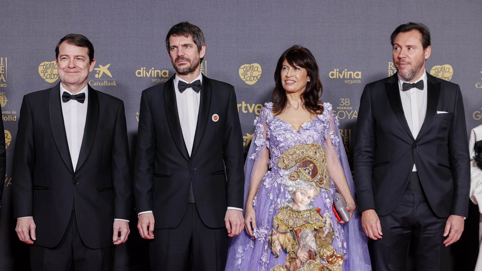 La ministra de igualdad se presenta en los Goya con un cuadro de vestido 