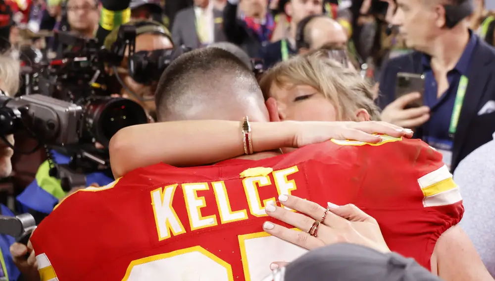 Taylor Swift y Travis Kelce en la Super Bowl