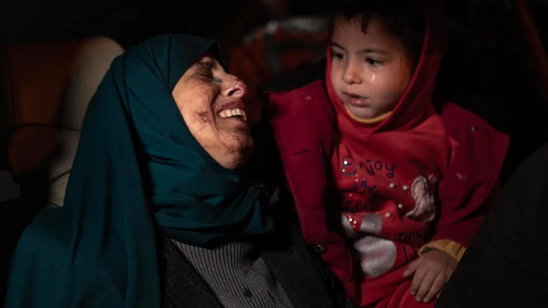Heridos transportados a un hospital tras ataques aéreos israelíes contra Rafah Heridos transportados a un hospital tras ataques aéreos israelíes contra Rafah