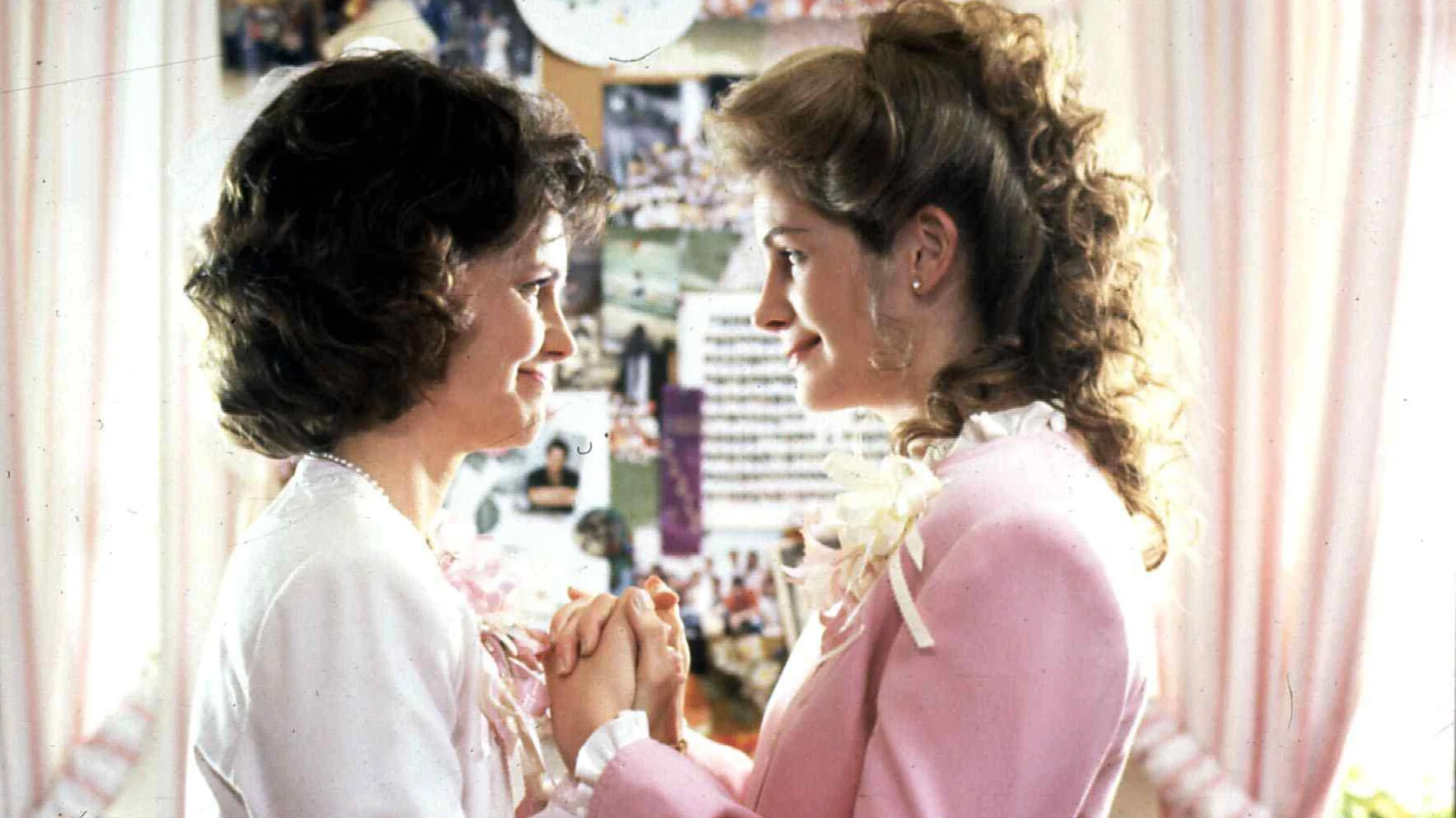 Sally Field y Julia Roberts en Magnolias de Acero Sally Field y Julia Roberts en Magnolias de Acero