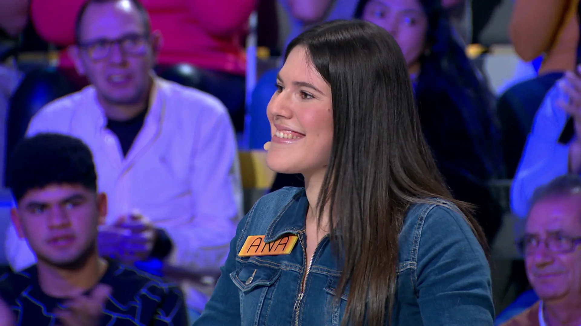 ¡Acapara toda la atención! Ana deja a los demás concursantes fuera de juego en el Panel con Bote ¡Acapara toda la atención! Ana deja a los demás concursantes fuera de juego en el Panel con Bote