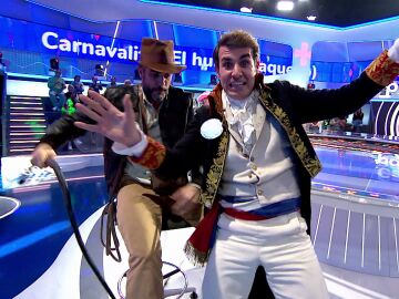 ¡Qué revolución! Napoleón bailando con Indiana Jones el Carnavalito de King África