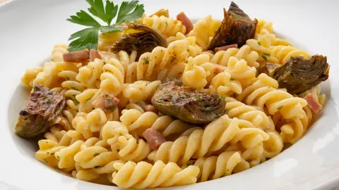 Pasta con alcachofas y velouté de curry Pasta con alcachofas y velouté de curry