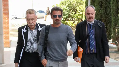 Rodolfo Sancho llega a los Juzgados de Violencia sobre la Mujer Rodolfo Sancho llega a los Juzgados de Violencia sobre la Mujer