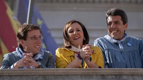 Almeida en la mascletà de Valencia Almeida en la mascletà de Valencia