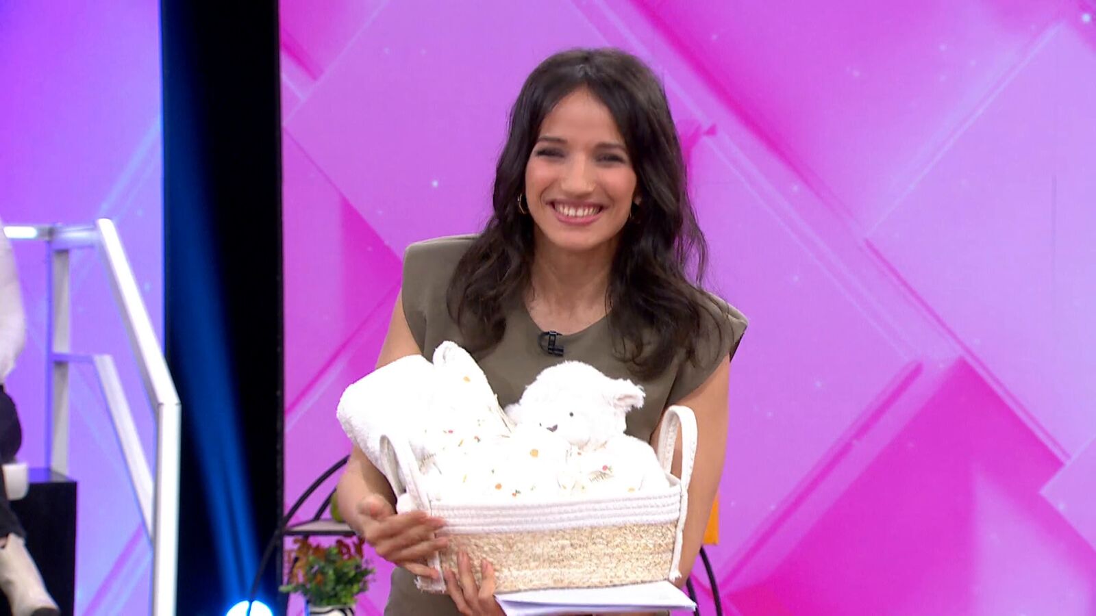 Celebramos el embarazo de Rebeca Haro: ¡El segundo bebé de Y ahora Sonsoles está en camino!