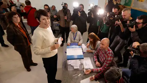 Ana Pontón vota en las Elecciones Galicia 2024 Ana Pontón vota en las Elecciones Galicia 2024
