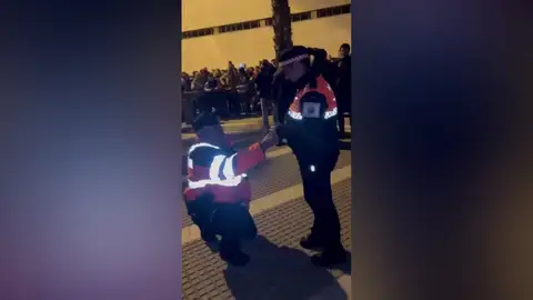 El vídeo de la pedida de mano en el Carnaval de Cádiz El vídeo de la pedida de mano en el Carnaval de Cádiz