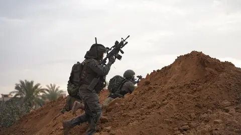 Miembros de las tropas de las FDI en un operativo en la Franja de Gaza