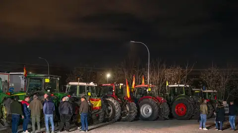 Agricultores con sus tractores este martes en Guadalajara