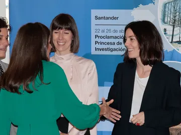 La reina Letizia y Vicky Luengo La reina Letizia y Vicky Luengo