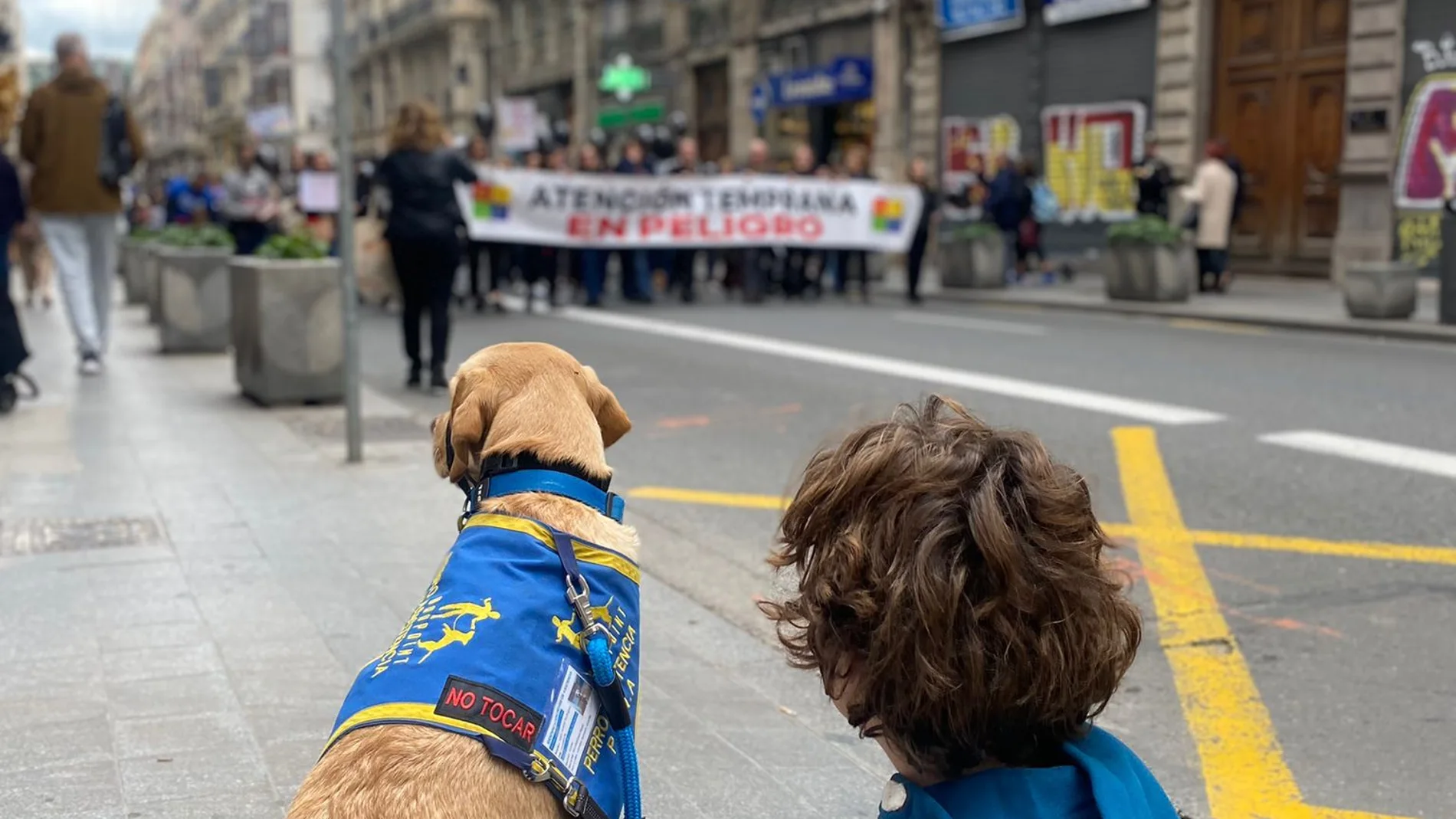 Pablo con su perro Pablo con su perro