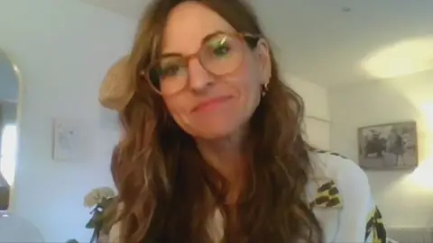 Tamara Contreras se moviliza contra las guardias Tamara Contreras se moviliza contra las guardias