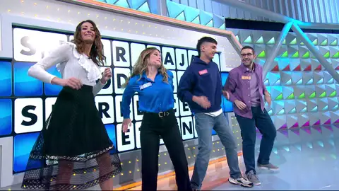 Los concursantes de La ruleta protagonizan un baile espontáneo con Laura Moure Los concursantes de La ruleta protagonizan un baile espontáneo con Laura Moure