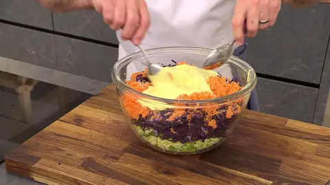 Tapa el bol con film de cocina Tapa el bol con film de cocina