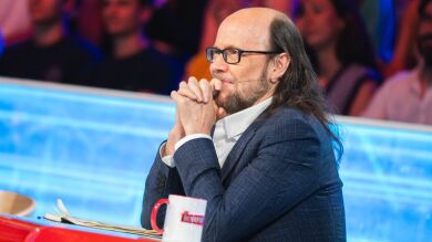 La pullita de Santiago Segura a Adrián Lastra tras su reto: “Has estado al nivel de la apnea”