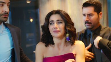 ¡Şahika consigue su objetivo! Deja a Mert como un hombre infiel y agresivo delante de toda la empresa